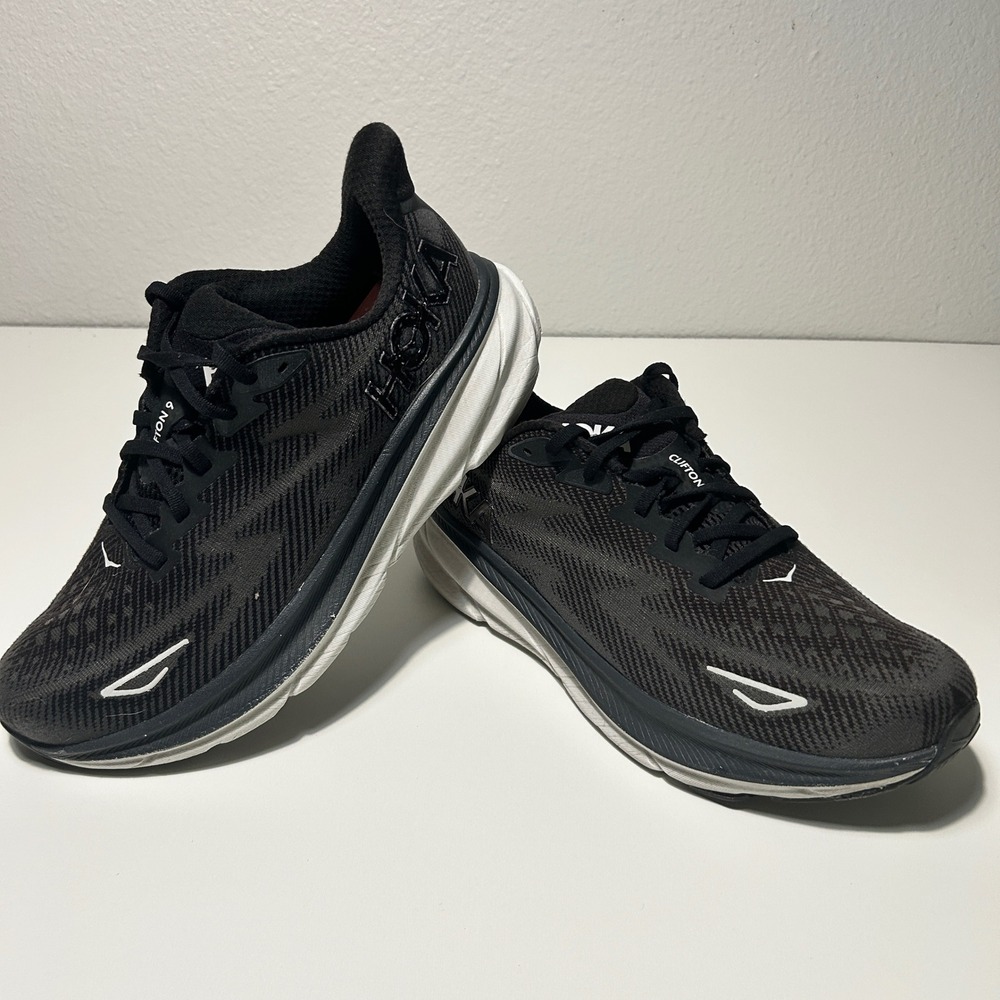 Hoka Clifton 9 Wide Mens 10.5 2E Black White Running Shoes 1132210 BWHT